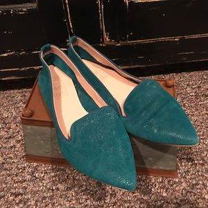Gorgeous Italian Made RESOUL teal flats 8